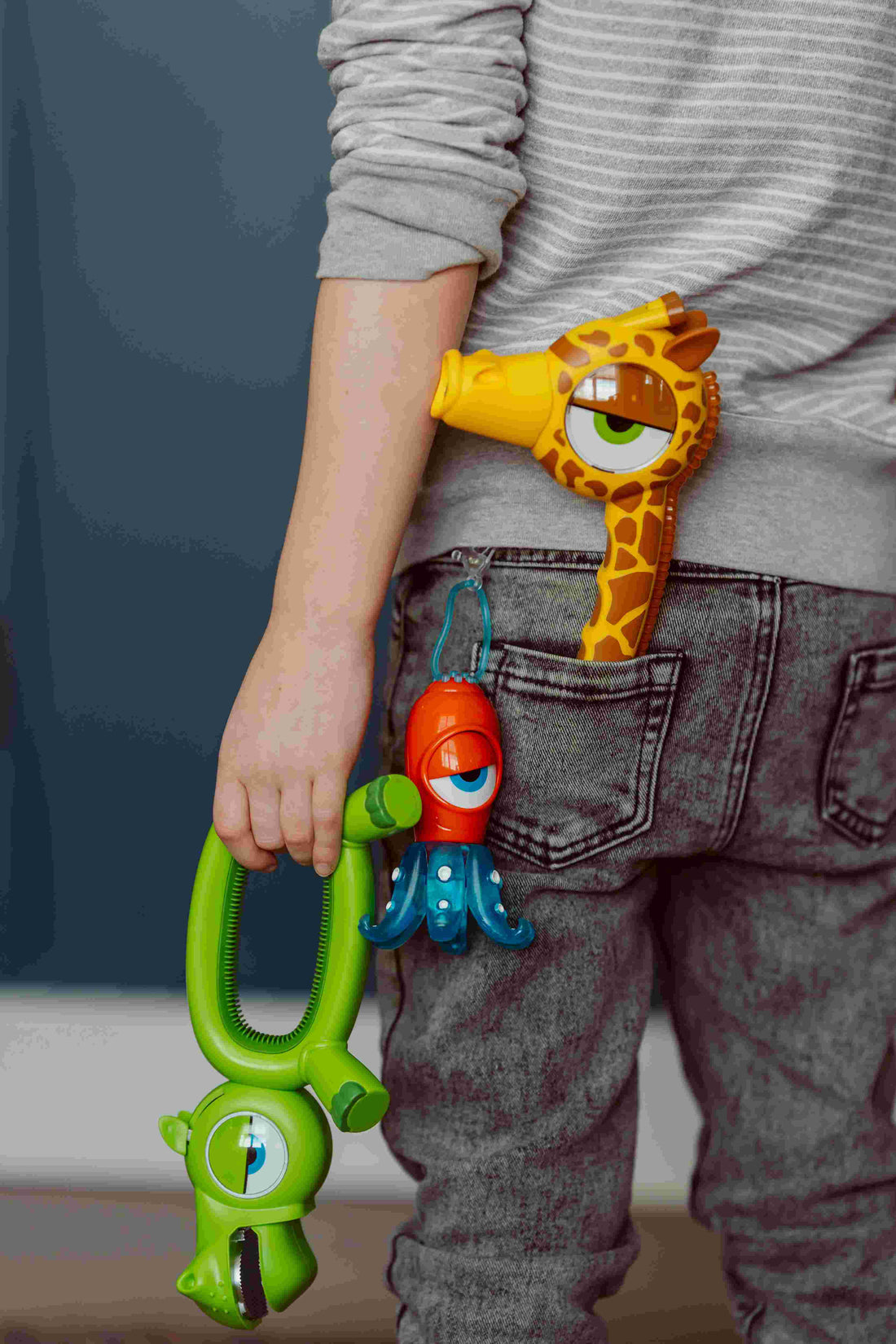 Is it Safe to Let My 5-Year-Old Use a Real Hammer? - HandyFamm
