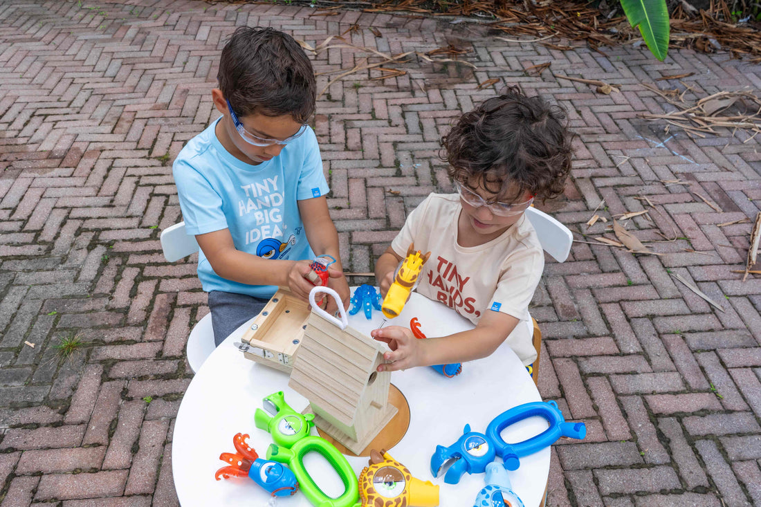 kids using handyfamm tools